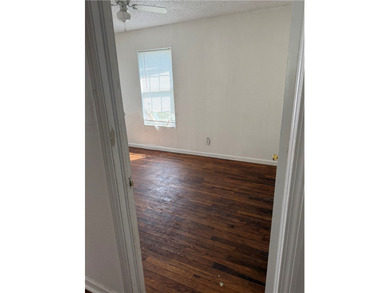 Investor Opportunity in Cuiper Subdivision with a Spacious - photo 5