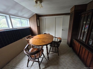 Great opportunity to live in Northport on a private 1 acre. Make - photo 5