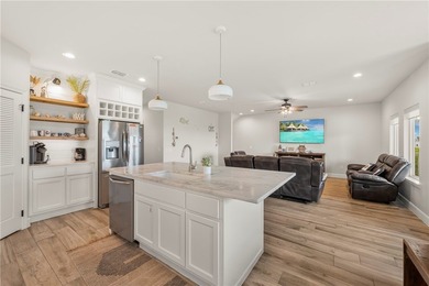 Charming coastal retreat offering 3 bedrooms and 2.5 bathrooms - photo 4
