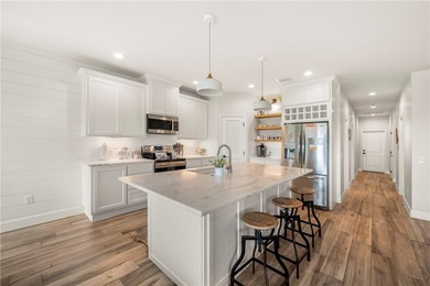 Charming coastal retreat offering 3 bedrooms and 2.5 bathrooms - photo 6