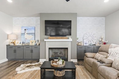 Move-in-ready three-bedroom raised beach home in Marshland Park - photo 13