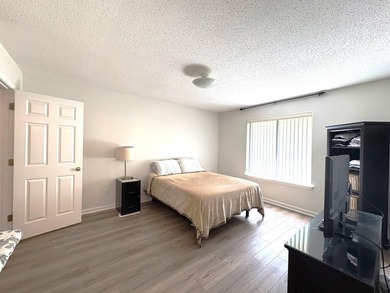 MOVE IN READY home on a quiet cul-de-sac street in the center of - photo 15