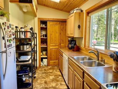 Incredibly private 10 acres with a lovely mix of meadow and - photo 7