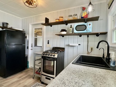 A rare opportunity to own a piece of the Barbee Chain! Perfectly - photo 24
