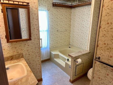 Welcome to this move in ready condo in the desirable Clear Lake - photo 14