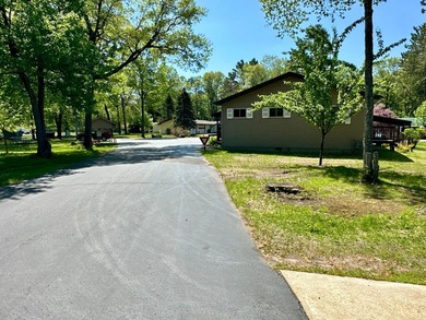 Welcome to this move in ready condo in the desirable Clear Lake - photo 25