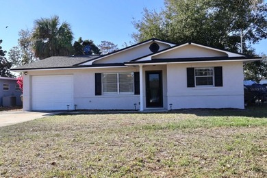 Little Lake Harris Home For Sale in Tavares Florida