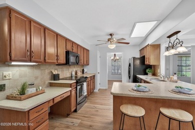 Secret Cove is a well-established community in the heart of - photo 22