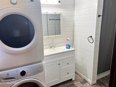 Discover tranquil living in this spacious 3-bedroom, 2-bathroom - photo 24