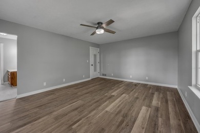 **Click on the Virtual Tour section to see the video walk - photo 32