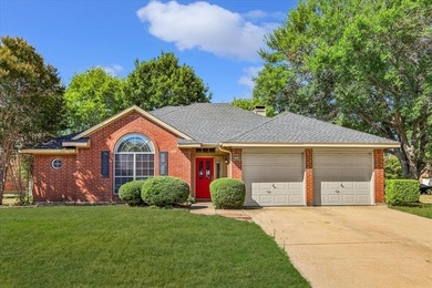 Joe Pool Lake Home For Sale in Grand Prairie Texas