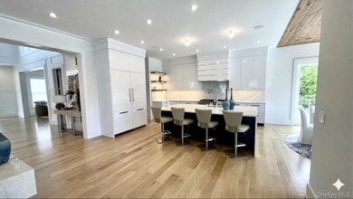 Now complete, this stunningly new transitional home has a Wow - photo 7