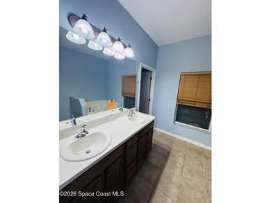 Spacious 4BR/3BA pool home with over 2,300 sq. ft. and a 3-car - photo 11