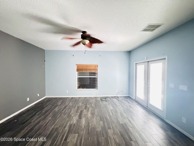 Spacious 4BR/3BA pool home with over 2,300 sq. ft. and a 3-car - photo 13