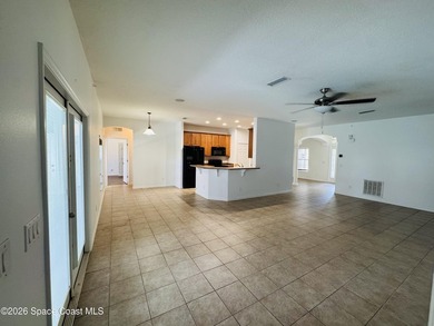 Spacious 4BR/3BA pool home with over 2,300 sq. ft. and a 3-car - photo 14