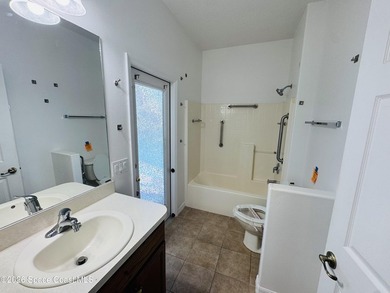 Spacious 4BR/3BA pool home with over 2,300 sq. ft. and a 3-car - photo 15