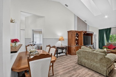 Beautiful 3 bedroom, 2 bathroom townhome with water view. See - photo 16