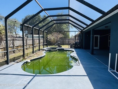 Spacious 4BR/3BA pool home with over 2,300 sq. ft. and a 3-car - photo 18