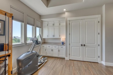 UNMATCHED 360 degrees VIEWS | NIEMAN-FOSTER CUSTOM HOME | - photo 23
