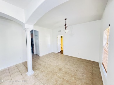Spacious 4BR/3BA pool home with over 2,300 sq. ft. and a 3-car - photo 23