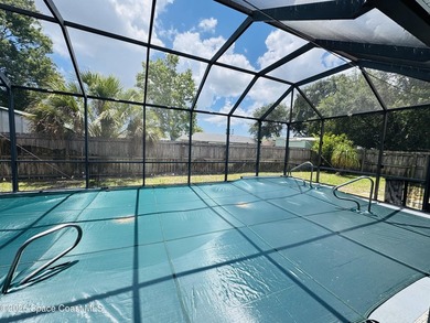 Spacious 4BR/3BA pool home with over 2,300 sq. ft. and a 3-car - photo 25