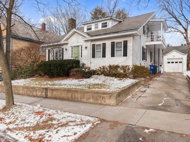 Lake Champlain - Chittenden County Home Active Under Contract in Burlington Vermont