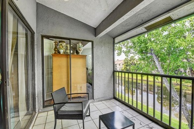 Beautiful 3 bedroom, 2 bathroom townhome with water view. See - photo 35