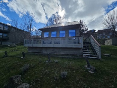 Lake Home For Sale in Maupin, Oregon