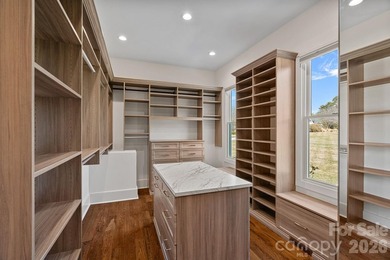 Welcome to your private lakeside retreat in The Point, situated - photo 18