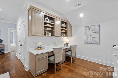 Welcome to your private lakeside retreat in The Point, situated - photo 21