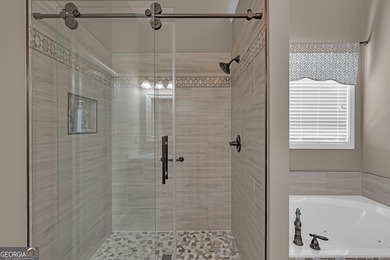 Welcome to this exceptional four-bedroom, four and a half bath - photo 21