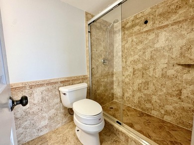 Live in the heart of Boca Raton in this spacious 2-bedroom - photo 25