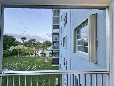 Live in the heart of Boca Raton in this spacious 2-bedroom - photo 27