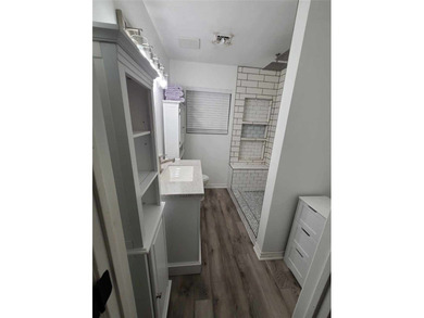 Welcome to 4905 Willowbrook! A charming home perfectly - photo 10