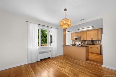 Charming and lovingly maintained wide-line Ranch nestled in - photo 11