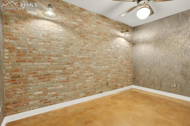Enjoy premier loft living and stunning mountain scenery from - photo 24