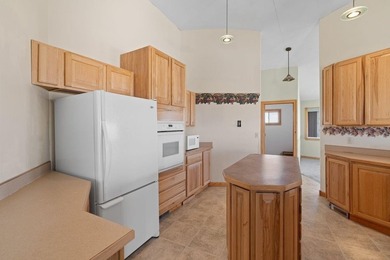 UNIQUE 17-SIDED LAKEVIEW HOME. Situated on 5 acres on the south - photo 32