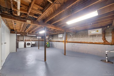 Charming and lovingly maintained wide-line Ranch nestled in - photo 39