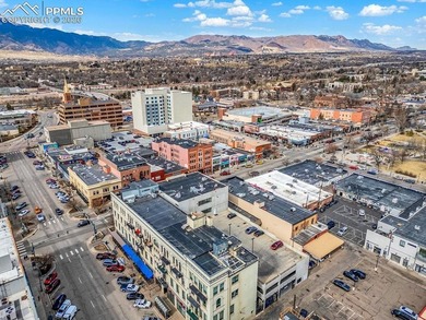Enjoy premier loft living and stunning mountain scenery from - photo 40