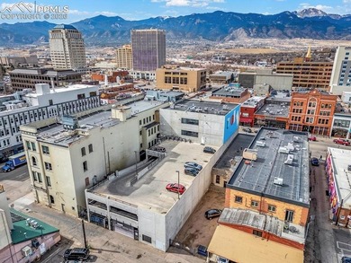 Enjoy premier loft living and stunning mountain scenery from - photo 43