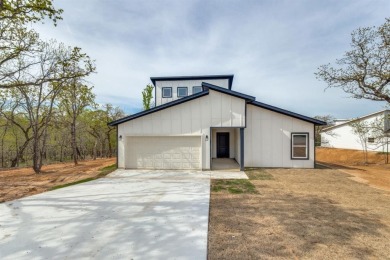 Lake Bridgeport Home For Sale in Runaway Bay Texas