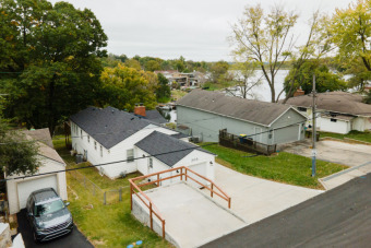Renovation Ready! Lakefront Ranch - Lake Auction For Sale in Lake Waukomis, Missouri