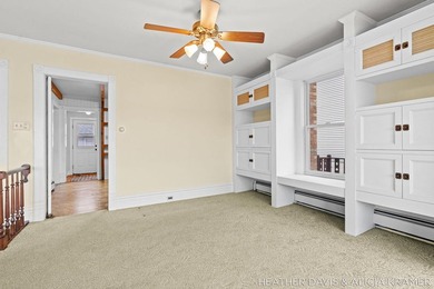 Discover an exceptional opportunity to own a charming waterfront - photo 11