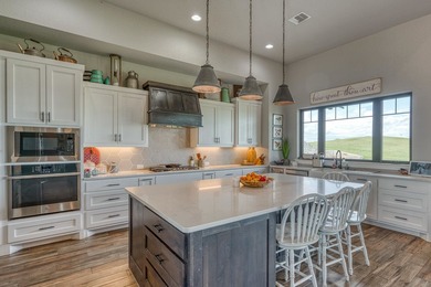 Welcome to 112 Legendary Estates Dr, where modern Hill Country - photo 13