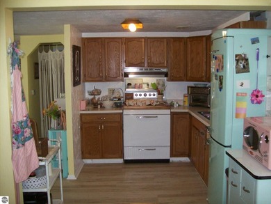 Charming 2 bedroom, 1 bath home in the heart of all that St - photo 13