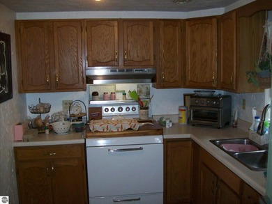 Charming 2 bedroom, 1 bath home in the heart of all that St - photo 15