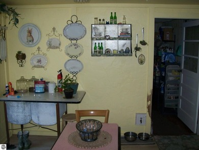 Charming 2 bedroom, 1 bath home in the heart of all that St - photo 17