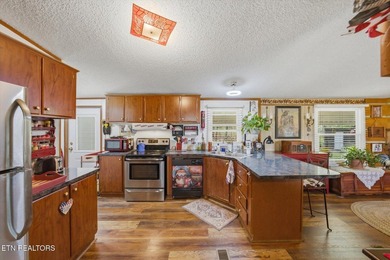 Well-maintained 1,296 sq ft double-wide situated on 5.24 acres - photo 16