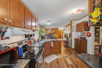 Well-maintained 1,296 sq ft double-wide situated on 5.24 acres - photo 17