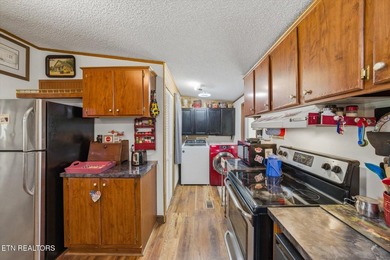 Well-maintained 1,296 sq ft double-wide situated on 5.24 acres - photo 18